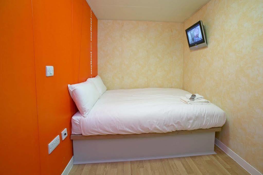 easyHotel London Luton Luton  Exterior foto
